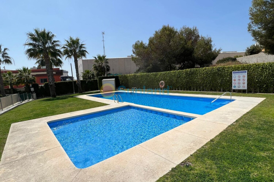 Använda fastigheter - Villa - Orihuela Costa - Villamartin