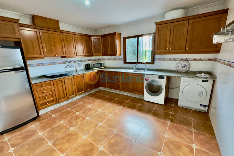 Resale - Country house - Orihuela