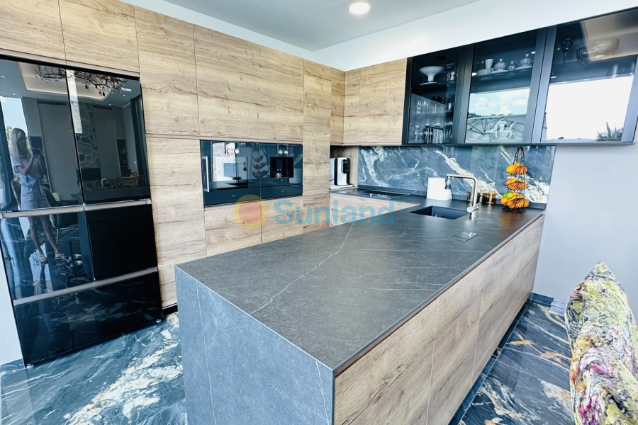 Resale - V - Las Colinas Golf Resort