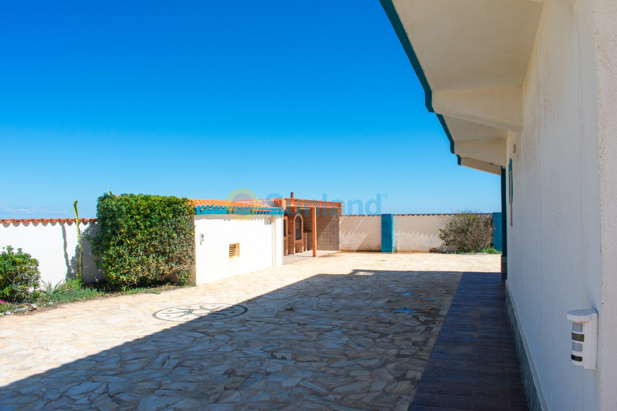 Resale - Villa - La Manga del Mar Menor - 