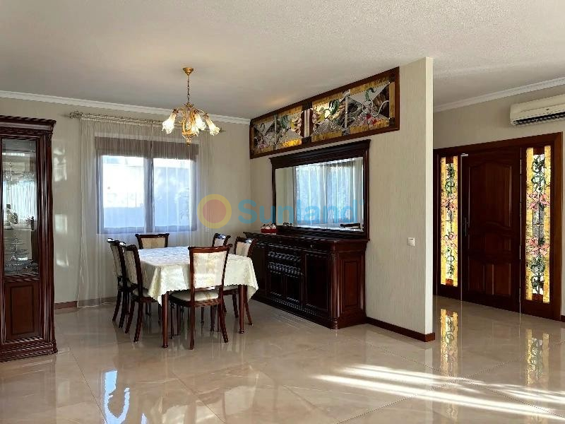 Segunda mano - Chalet - Ciudad Quesada