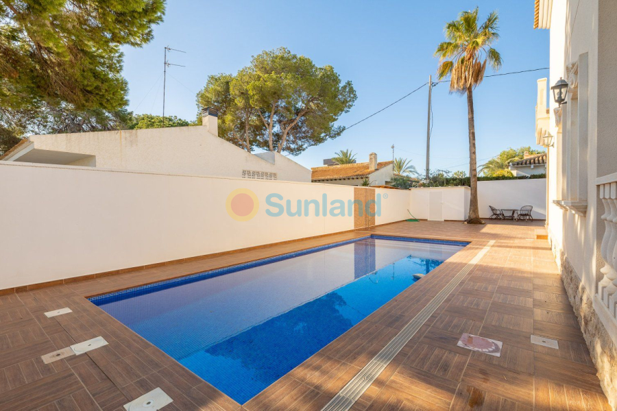 Resale - Villa - Orihuela Costa - Cabo Roig