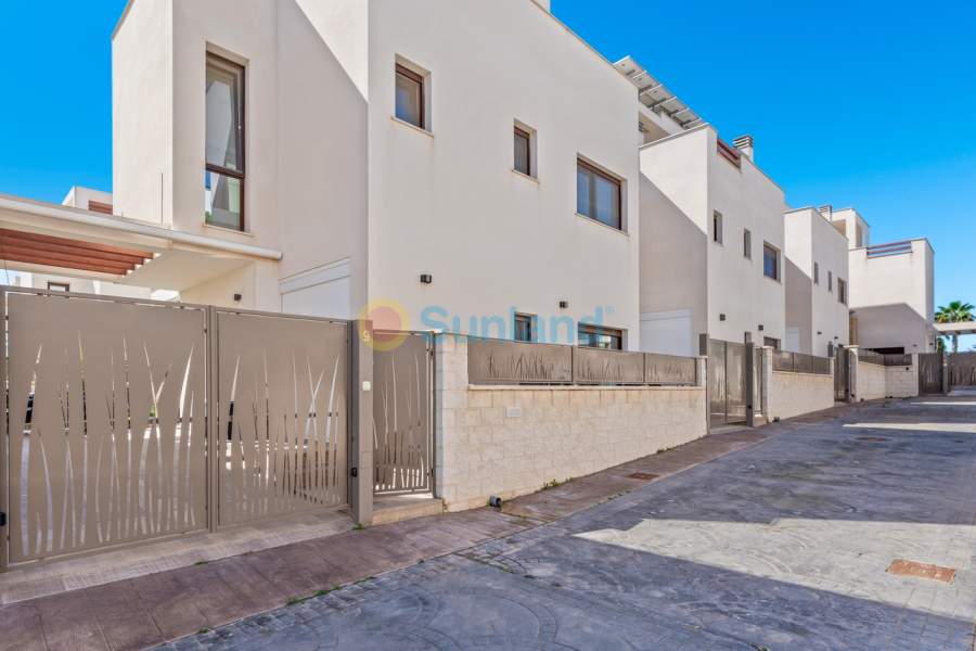 Resale - Villa - Ciudad Quesada - Rojales