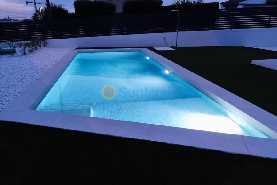 Вторичка - Bилла - Ciudad Quesada