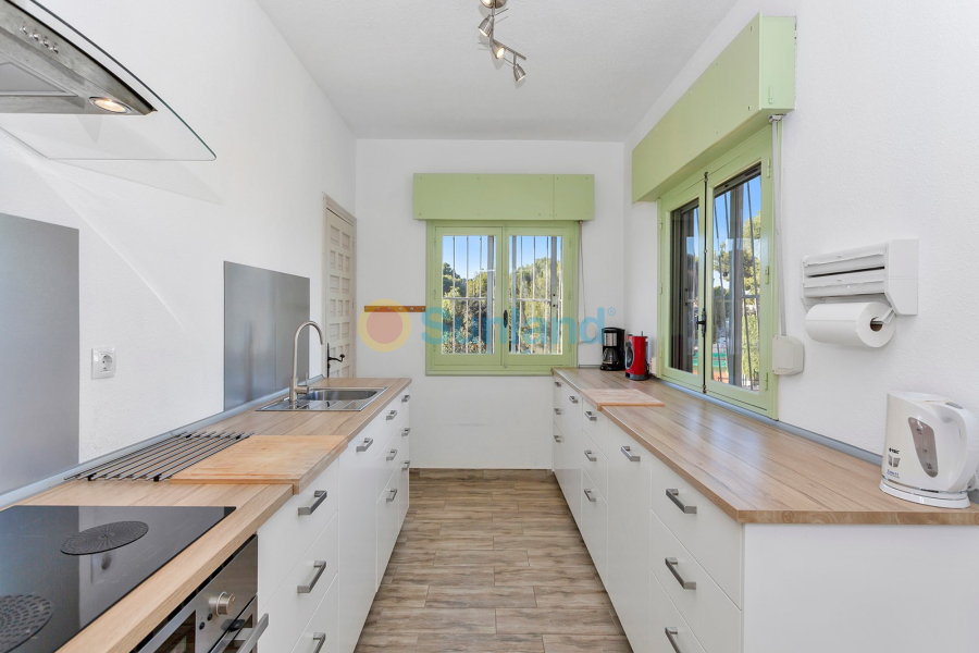 Resale - Villa - Torrevieja - 