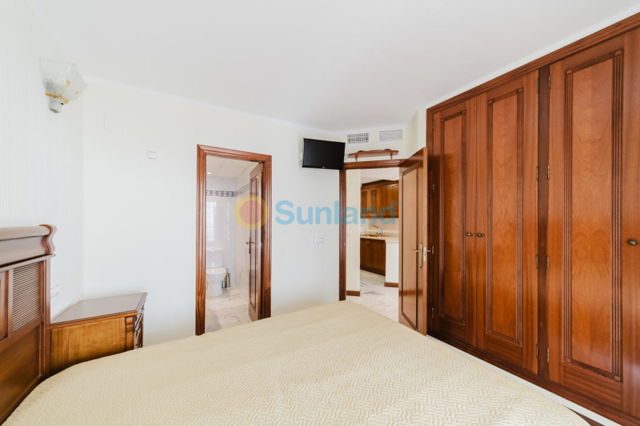 Resale - Apartamento - Torrevieja - Playa de Los Locos