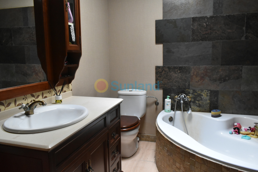 Вторичка - h - Algorfa