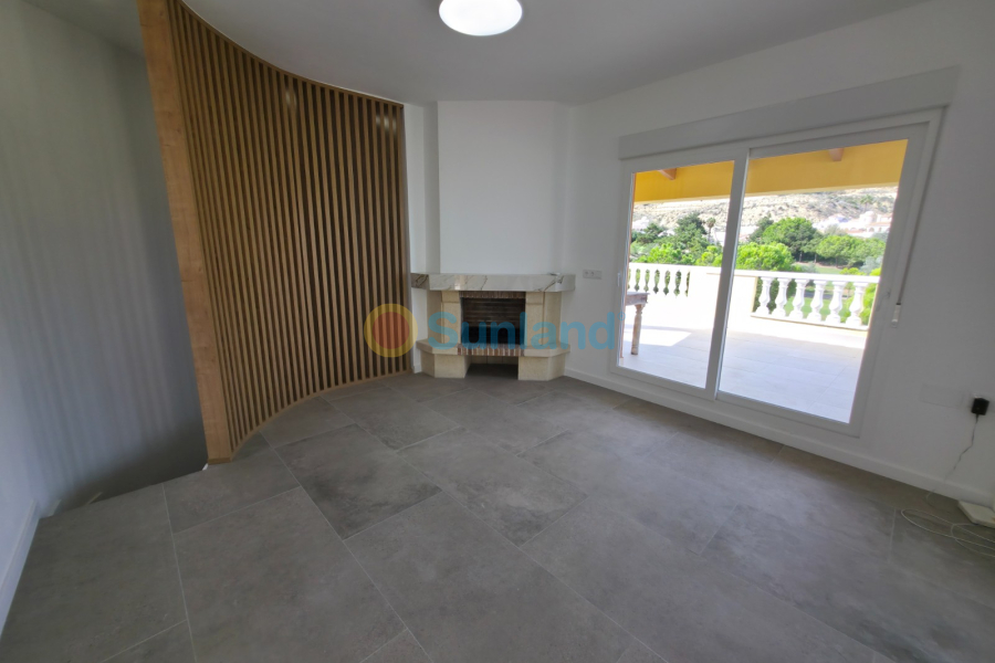 Вторичка - Bилла - Ciudad Quesada