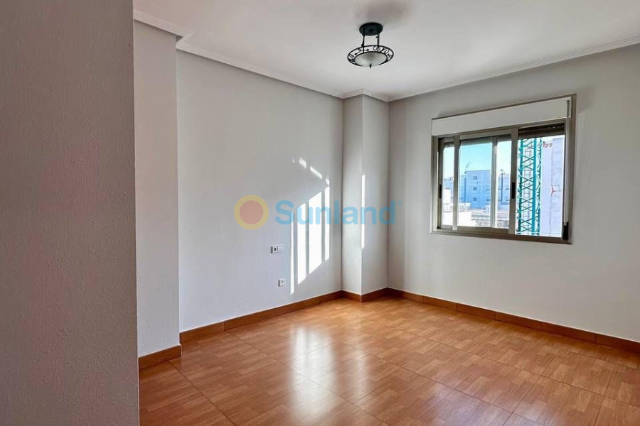 Resale - Apartment - Torrevieja