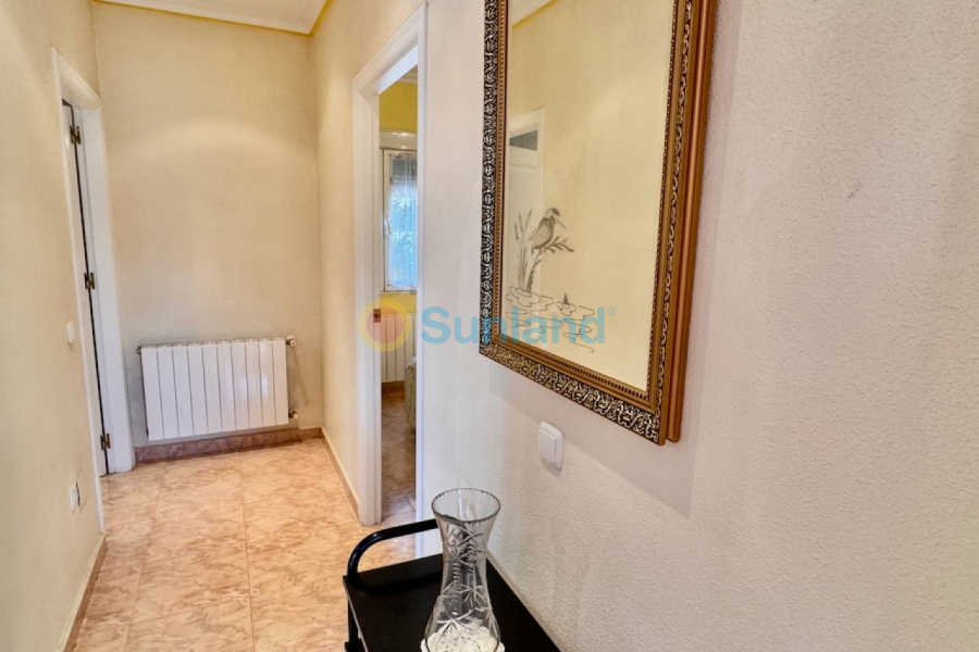 Använda fastigheter - Villa - Benferri