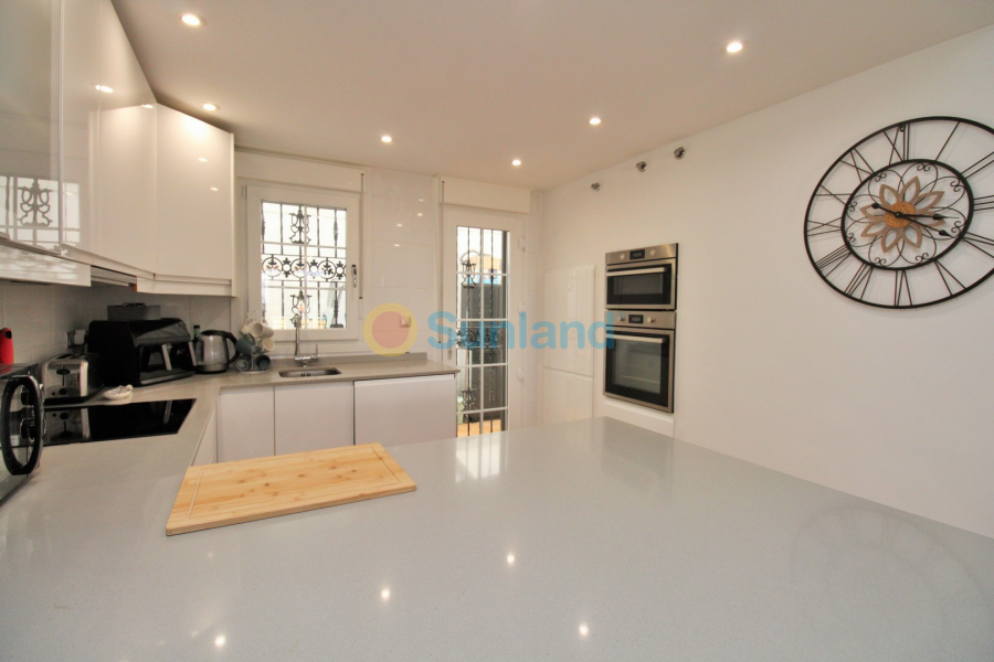 Resale - Villa - Villamartin - Los Dolses