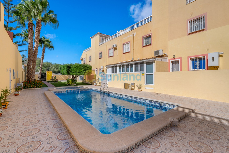 Resale - Apartment - San Miguel de Salinas - Orihuela Costa