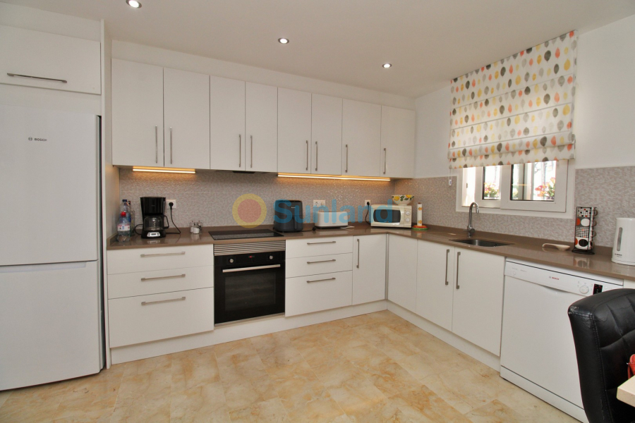 Använda fastigheter - Villa - Villamartin - Los Dolses