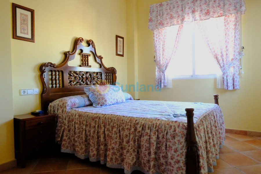 Segunda mano - Chalet - Orihuela