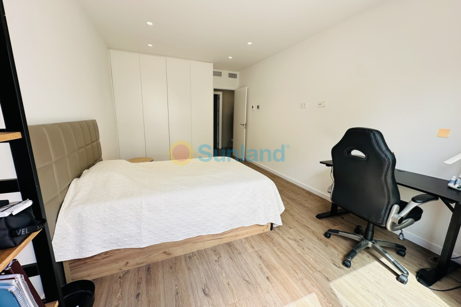 Resale - V - Las Colinas Golf Resort