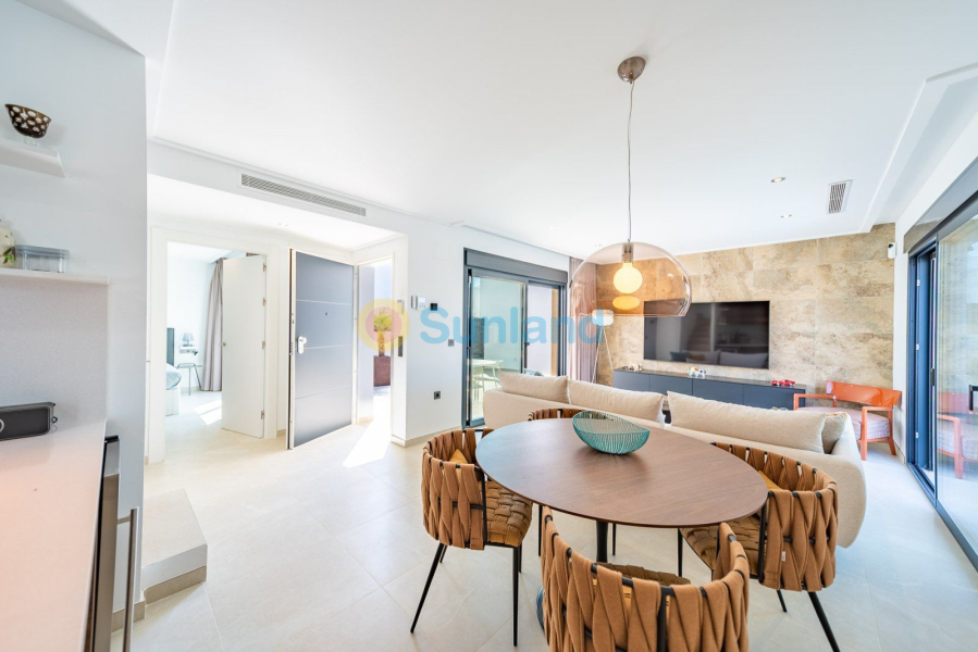 Вторичка - Bилла - Ciudad Quesada