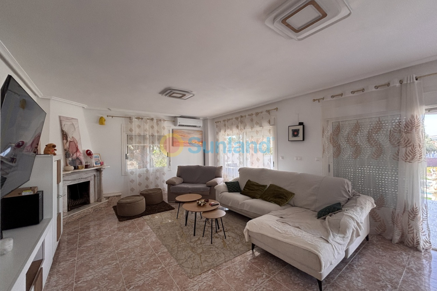 Brukte eiendommer - V - Benijofar