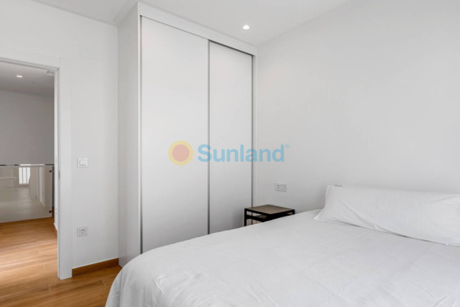 Вторичка - Bилла - Ciudad Quesada