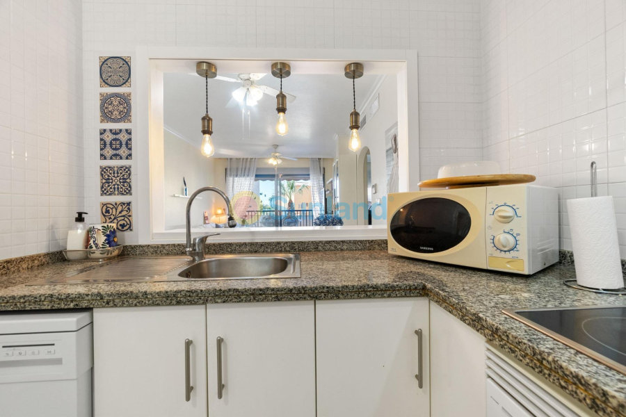 Resale - Apartment - Orihuela Costa - Campoamor