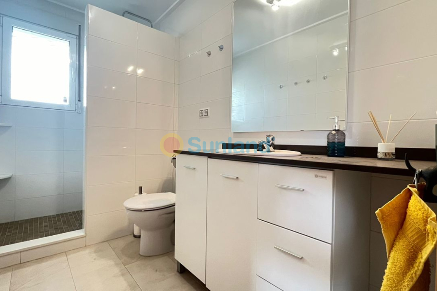 Resale - A - Los Dolses