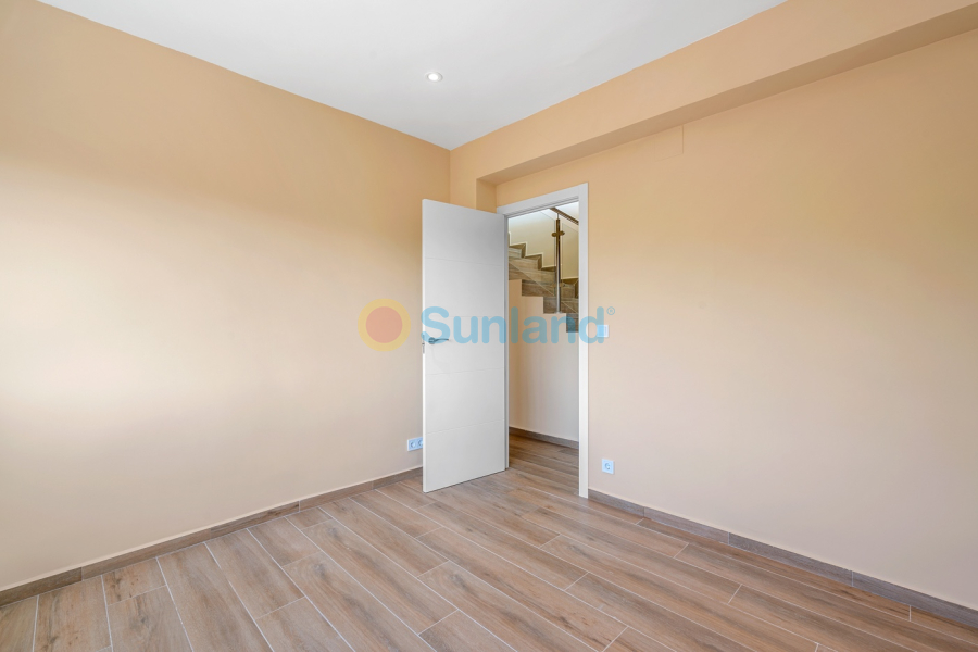 Resale - Villa - La Nucía - La nucia