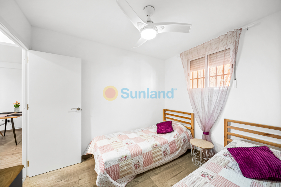 Resale - Apartamento - Torrevieja - Cabo Cervera