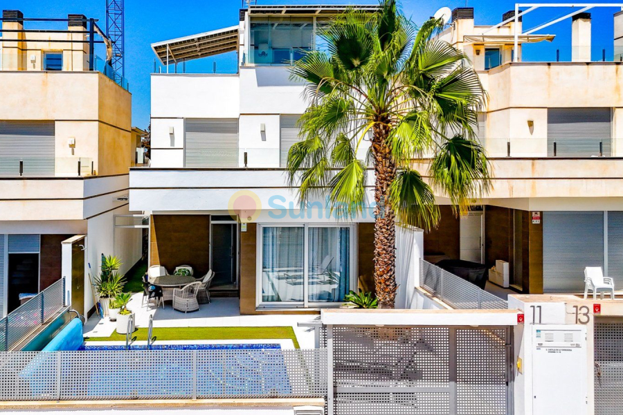 Resale - Villa - Orihuela Costa - Lomas De Cabo Roig