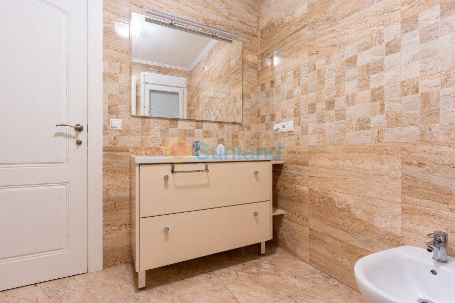 Resale - Villa - Torrevieja - 