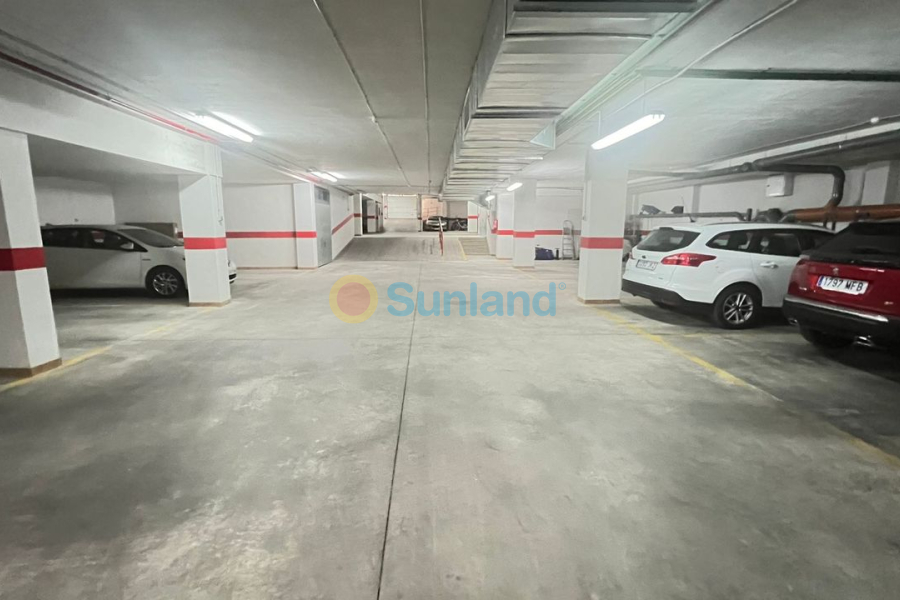 Resale - A - Los Dolses