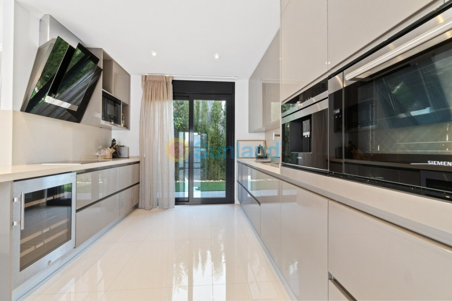 Resale - Villa - Orihuela Costa - Agua Marina