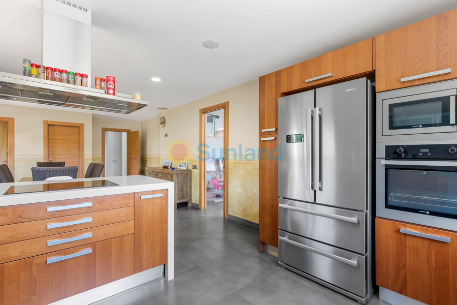 Resale - Villa - Elche/Elx