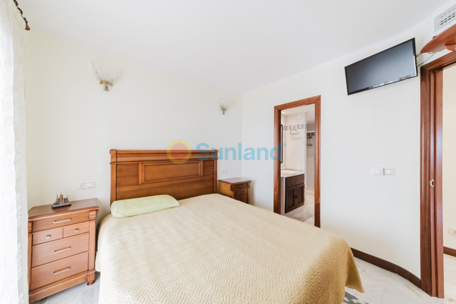 Resale - Apartamento - Torrevieja - Playa de Los Locos