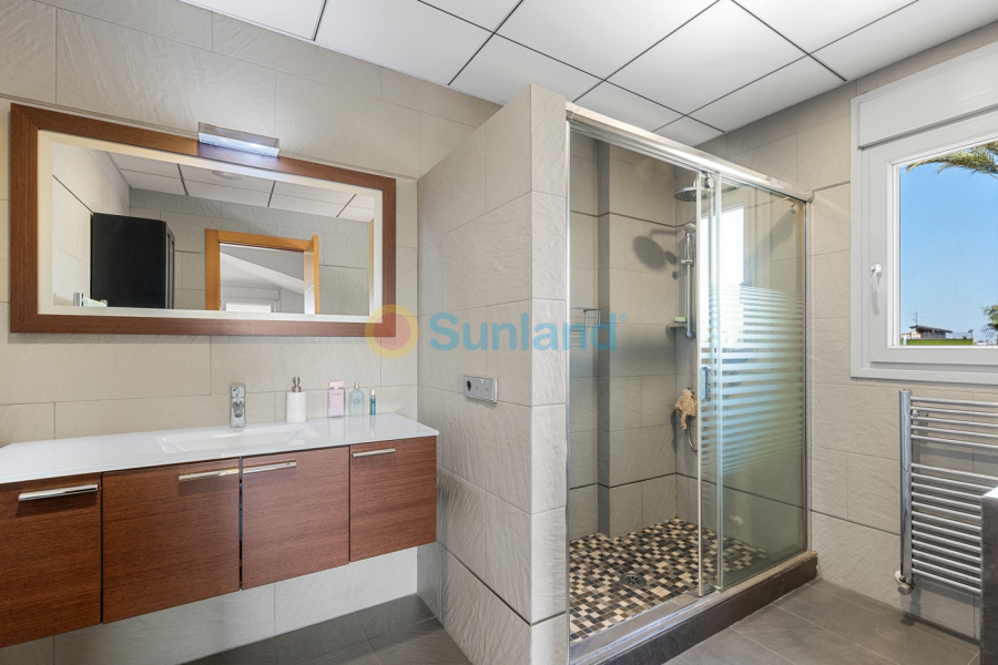 Resale - Villa - Elche/Elx