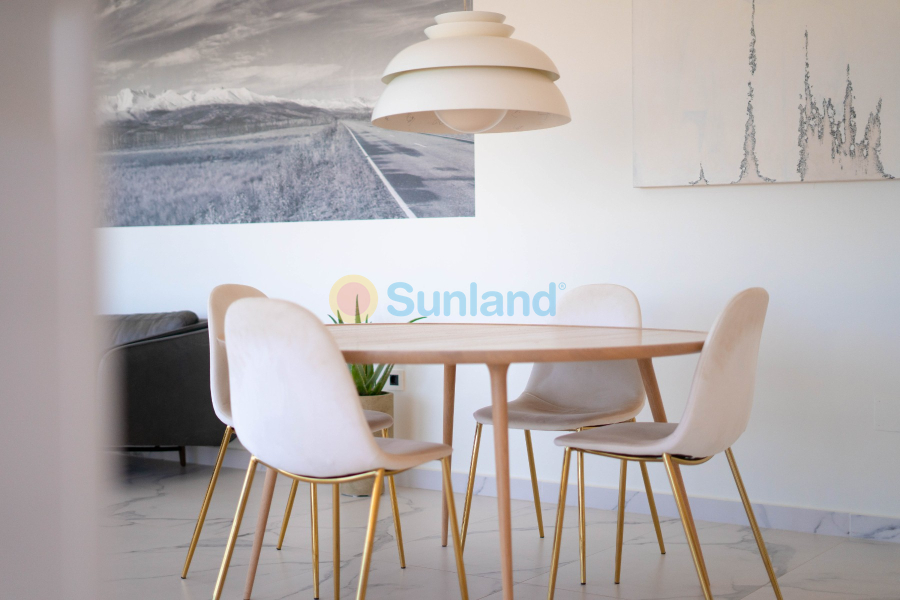 Segunda mano - Chalet - San Miguel de Salinas - Urbanizaciones