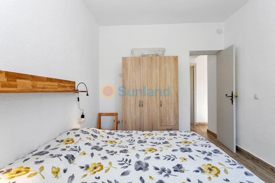 Resale - Villa - Torrevieja - 