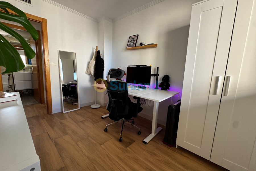 Segunda mano - Apartamento - Guardamar del Segura - Puerto Deportivo