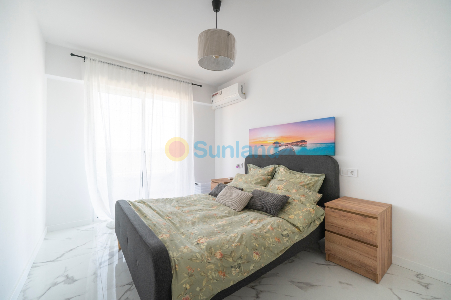 Resale - Flat - Orihuela Costa - Punta Prima