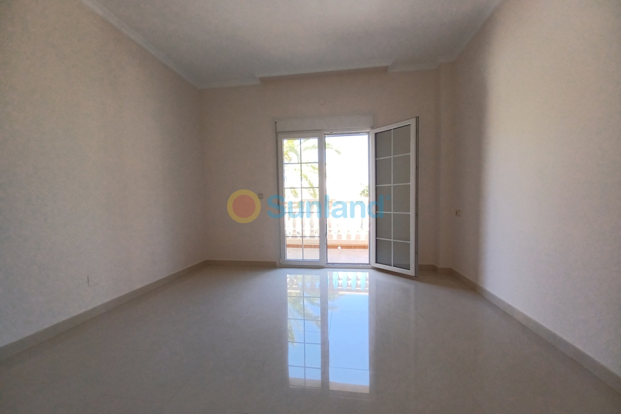 Använda fastigheter - V - Cabo Roig