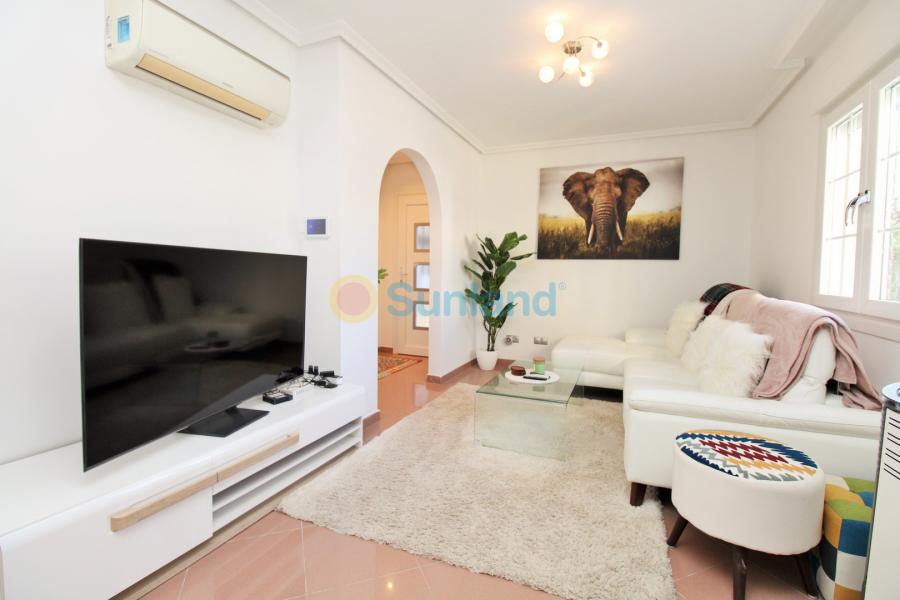 Resale - Villa - Villamartin - Los Dolses