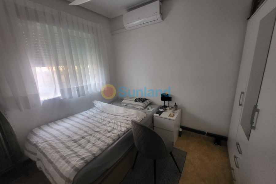 Använda fastigheter - Villa - Orihuela Costa - Villamartin