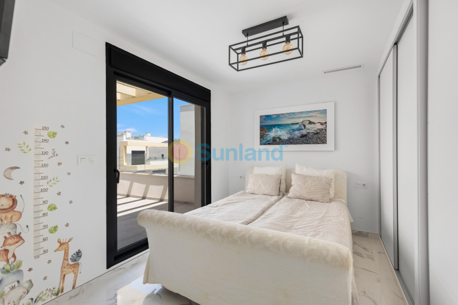 Resale - Villa - Los Montesinos - 