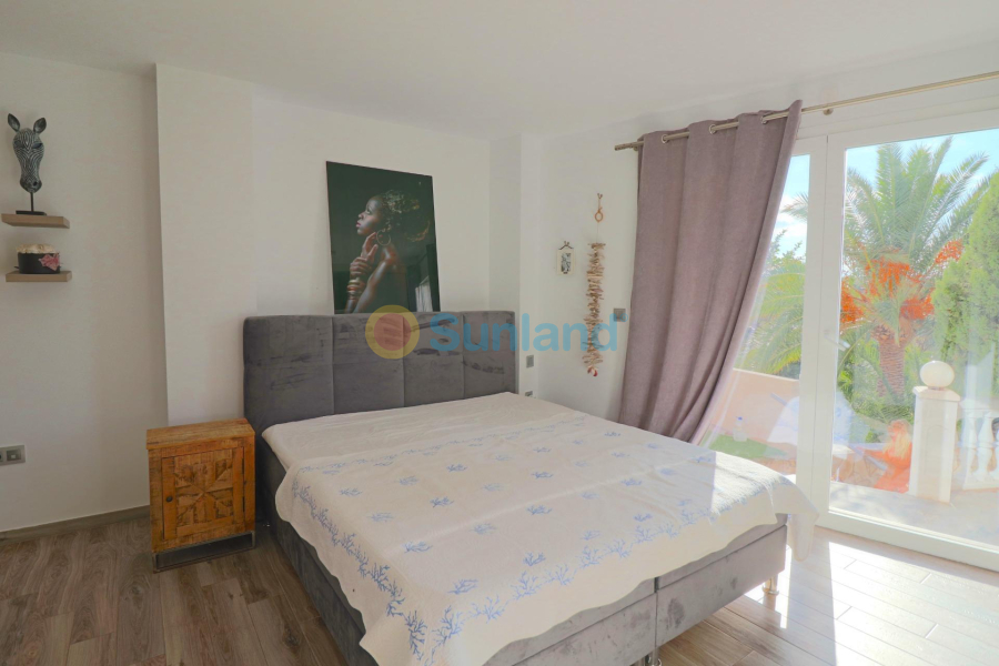 Resale - Villa - El Campello - 