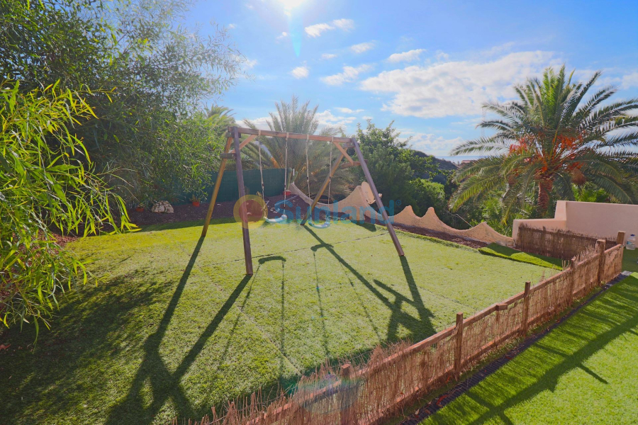 Resale - Villa - El Campello - 