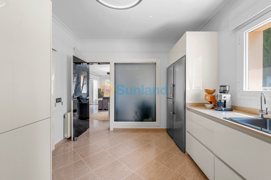 Resale - Villa - Benissa