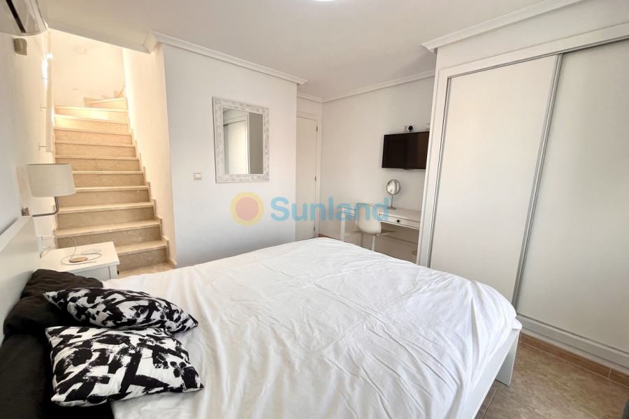 Resale - T - La Mata