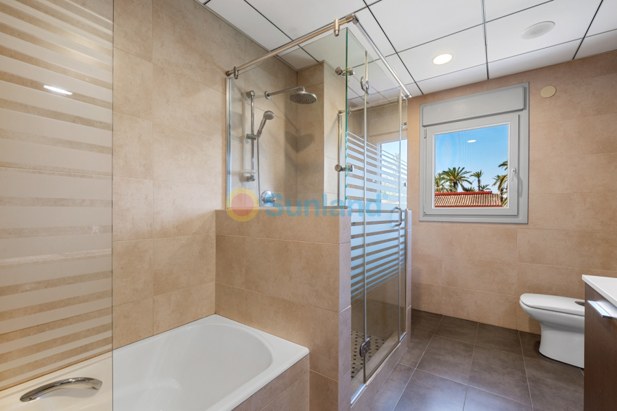 Resale - Villa - Elche/Elx