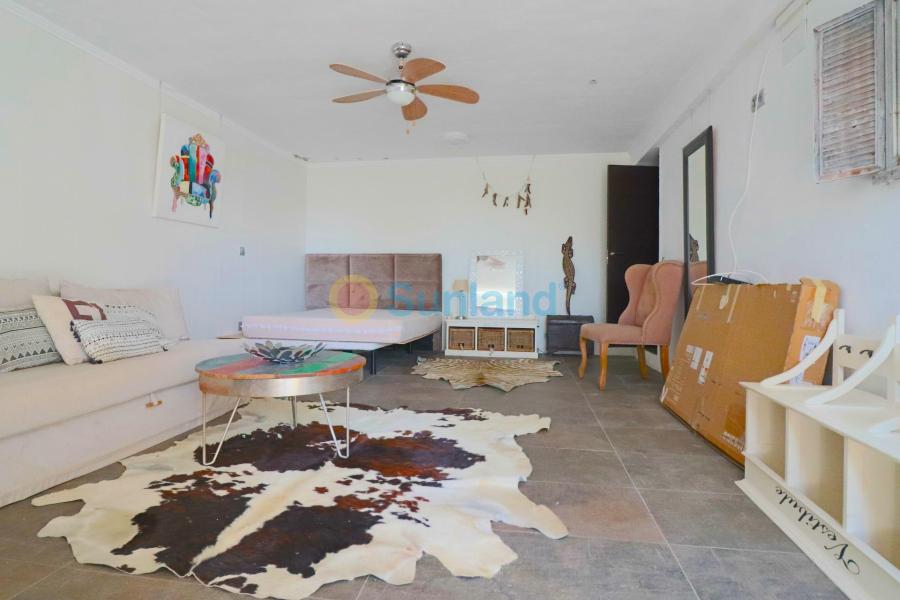 Resale - Villa - El Campello - 