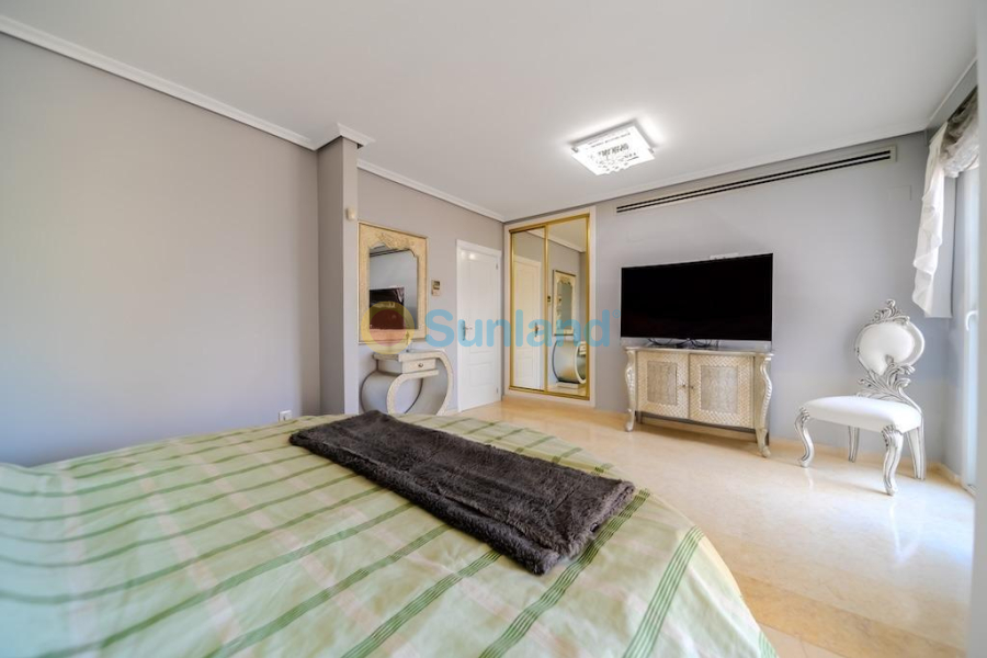 Segunda mano - V - Torrevieja - Torre la mata