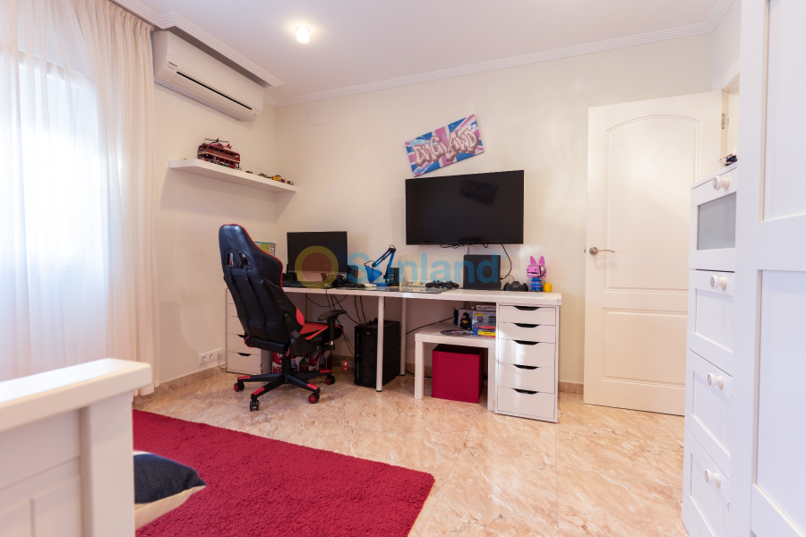 Resale - Villa - Torrevieja - 