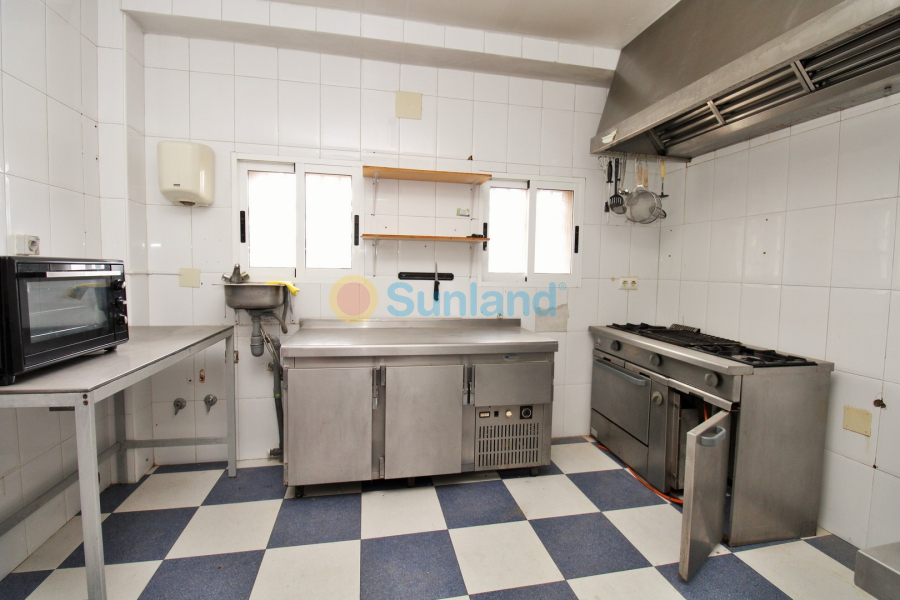 Resale - Commercial - Villamartin